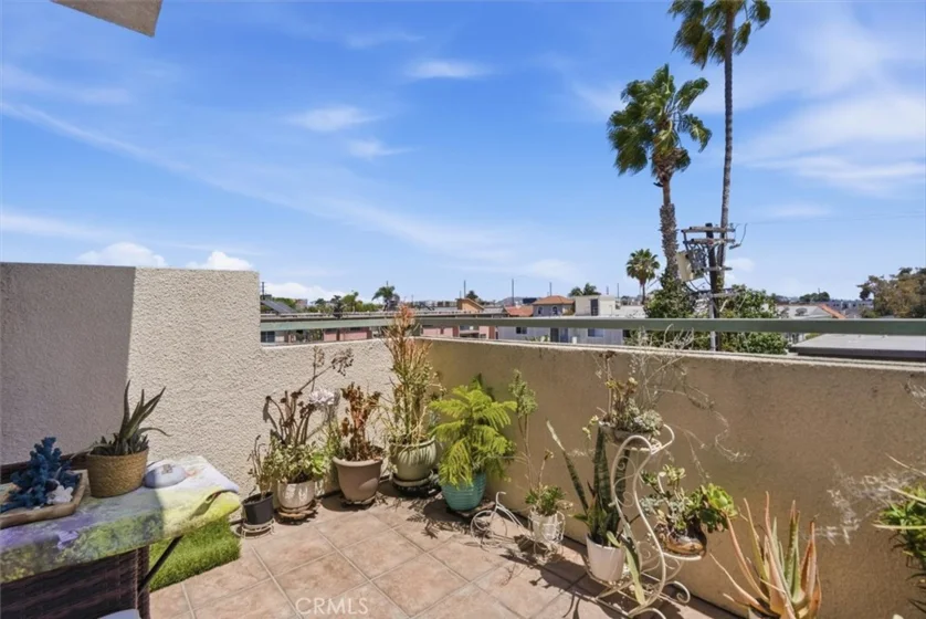 10790 Rose Avenue photo 21