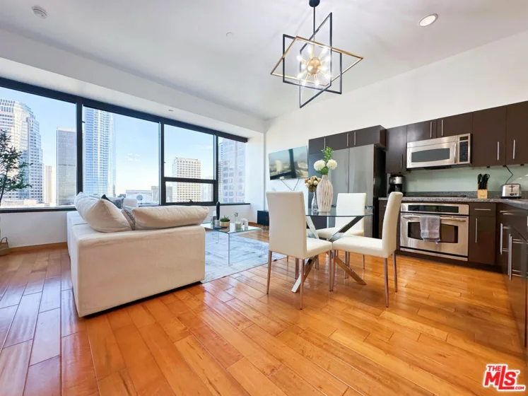 1100 Wilshire Boulevard #2410 photo 1
