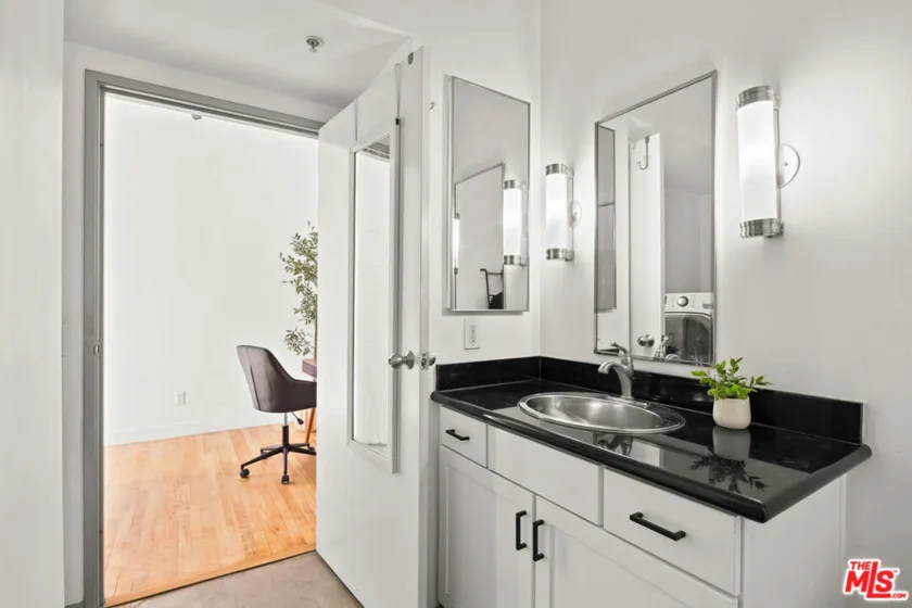 420 S San Pedro Street #628 photo 17