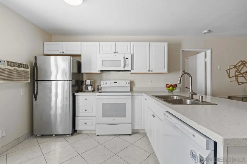 7508 Parkway Drive #105 photo 10