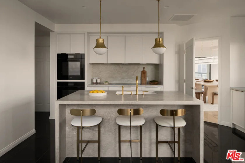 10724 Wilshire Boulevard #1501 photo 9