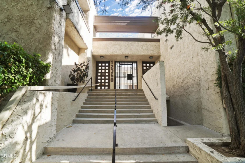 12358 Moorpark Street #10 photo 1