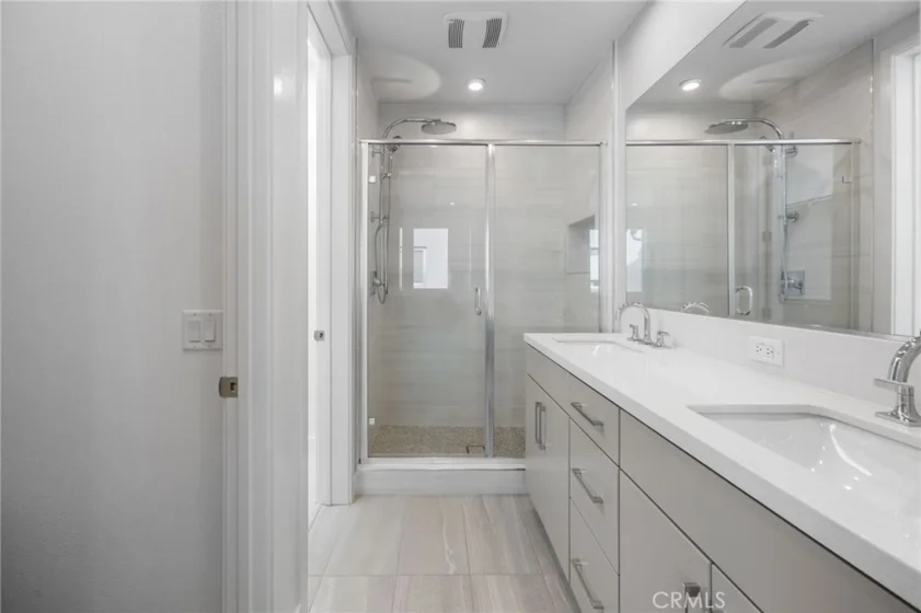 669 S Lyon Street photo 41