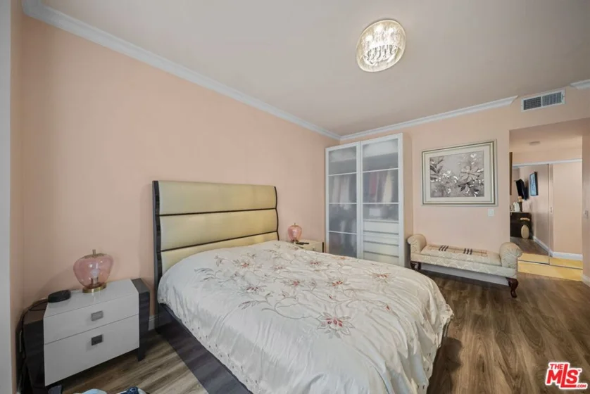 17914 Magnolia Boulevard #130 photo 11