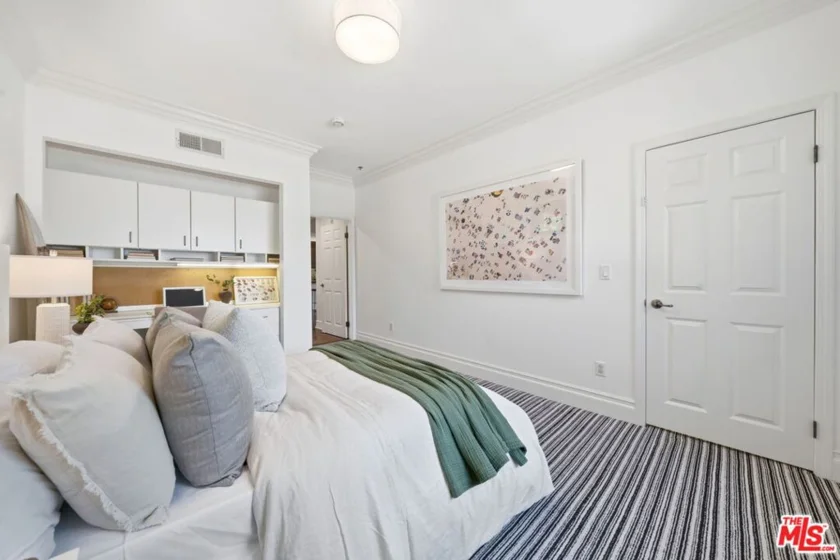 850 N Croft Avenue #202 photo 17
