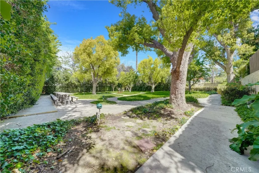 15053 Sherman Way #C photo 31