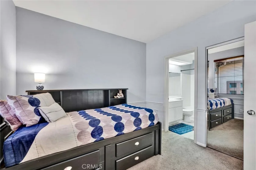 2640 Dunstan photo 30