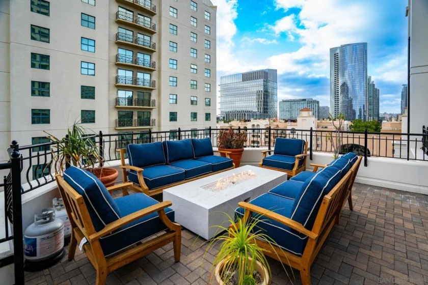 700 W Harbor Drive #705 photo 32