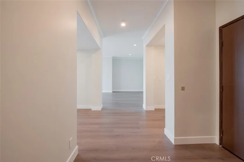 1305 N Columbus Avenue #112 photo 5