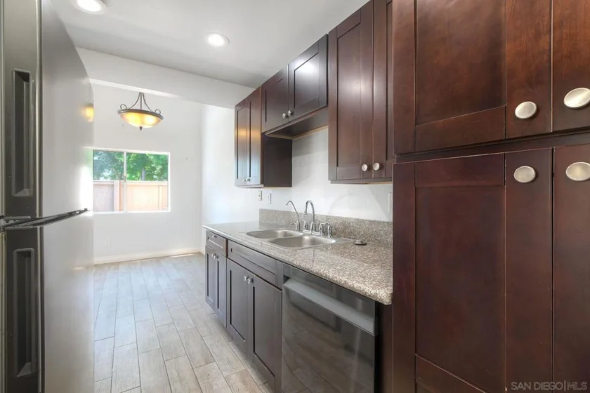 440 Parkside Drive photo 5