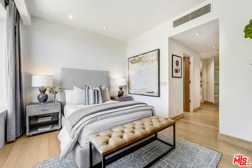 10724 Wilshire Boulevard #1607 photo 25
