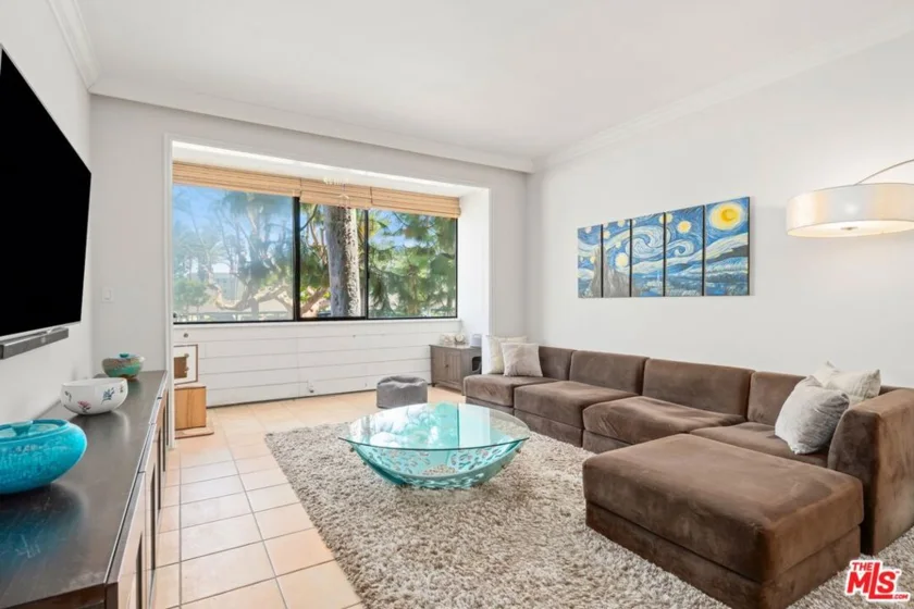 310 Tahiti Way #103 photo 3