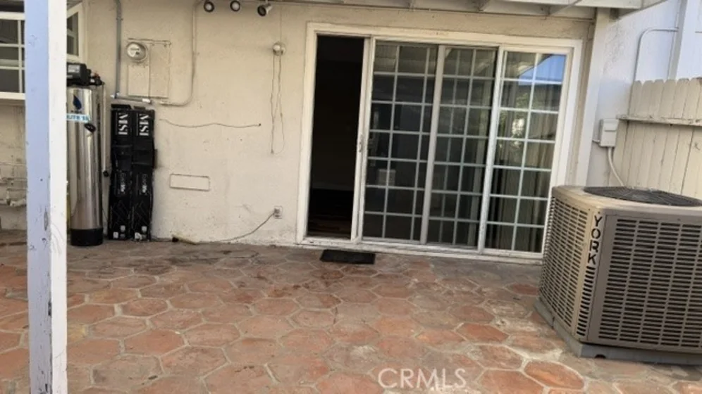 8188 Glengarry photo 12