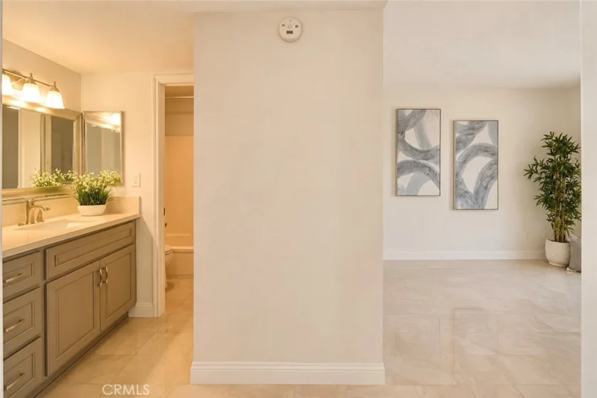 2827 S Fairview Street #G photo 21