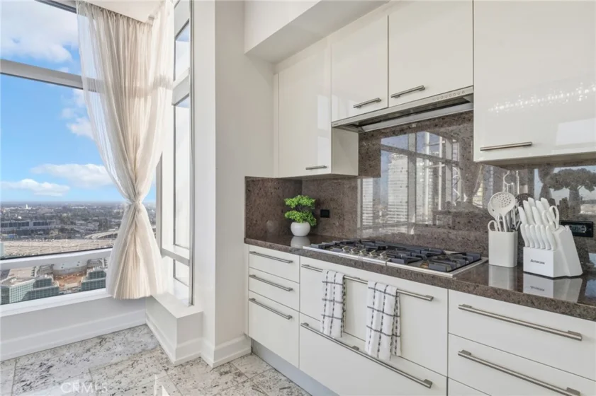 900 W Olympic Boulevard #30A photo 5