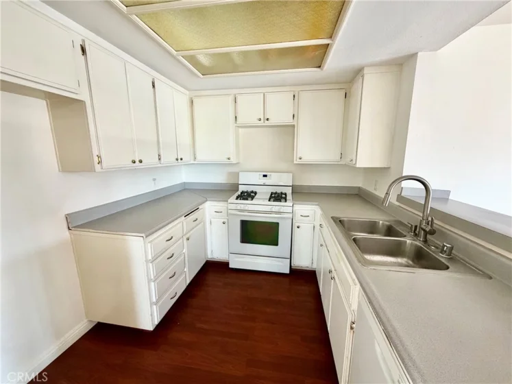 15155 Sherman Way #49 photo 7