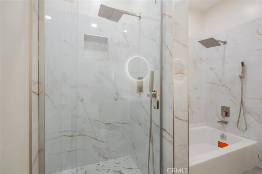 1305 N Columbus Avenue #112 photo 30
