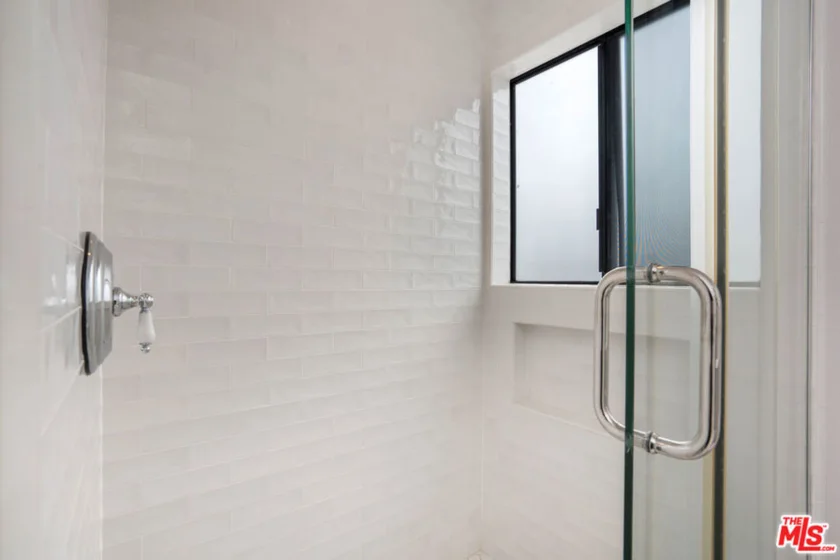 11954 Mayfield Avenue #6 photo 7
