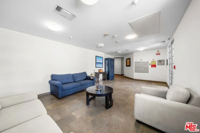 2864 Sunset Place #201 photo 35