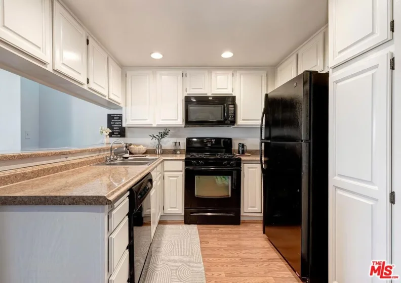 950 N Kings Road #254 photo 17