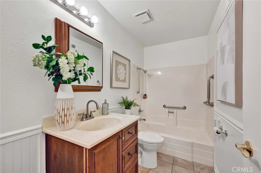 8605 Solano #1005-B photo 13