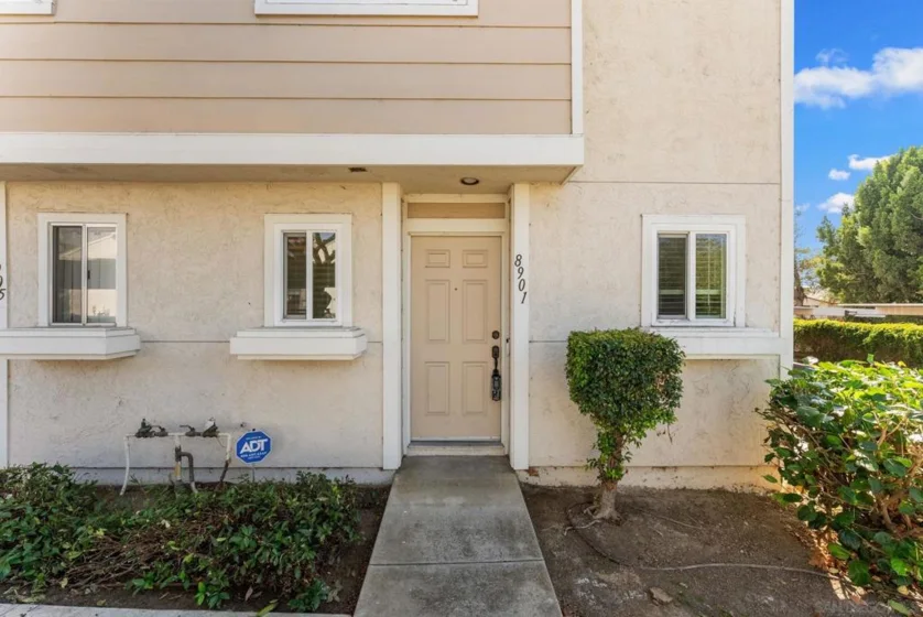 8901 Arlingdale Way photo 2