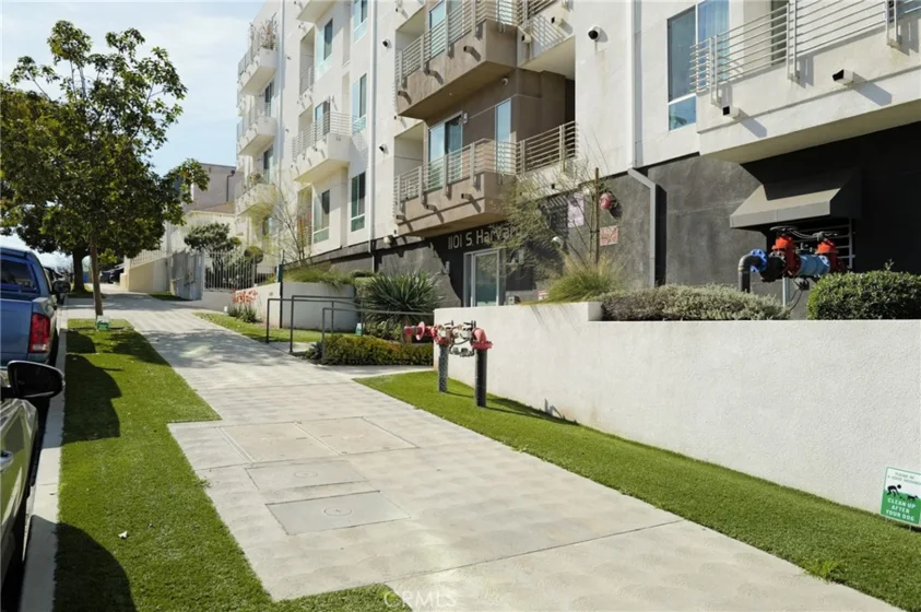 1101 S Harvard Boulevard #506 photo 37