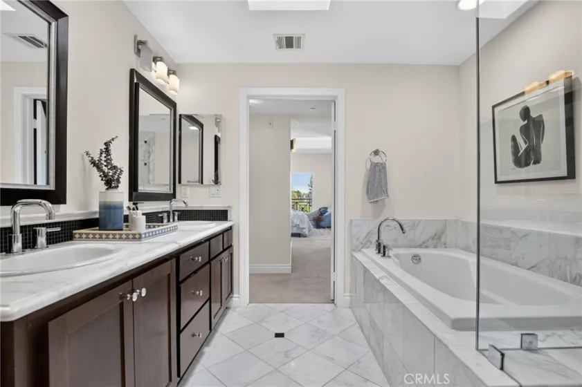 4424 Whitsett Avenue #303 photo 27