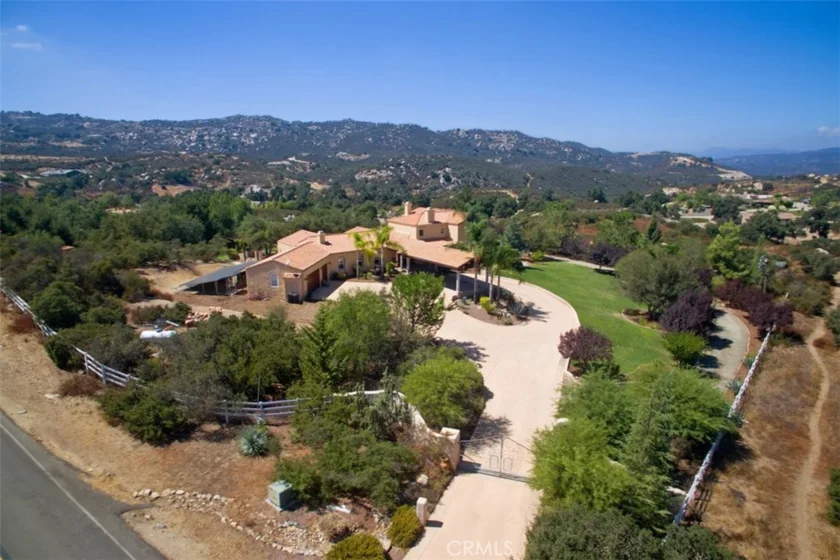 18550 Avenida Bosque photo