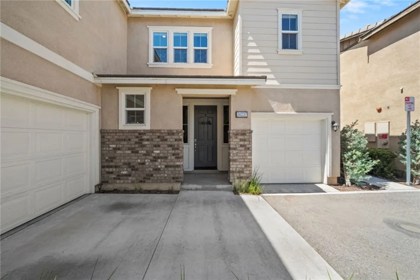 24237 Hazelnut Avenue photo 2