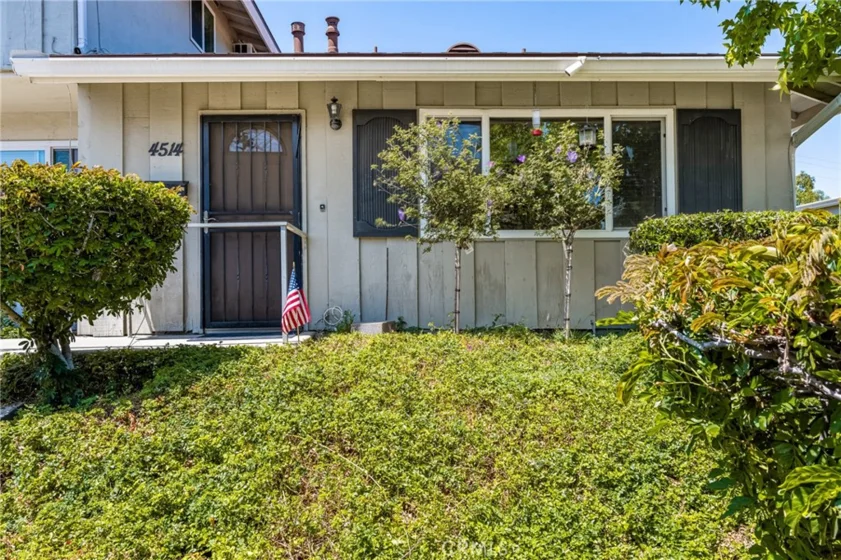 4514 Jamestown photo 1