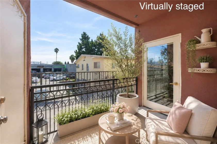 11124 Burbank Boulevard #108 photo 32