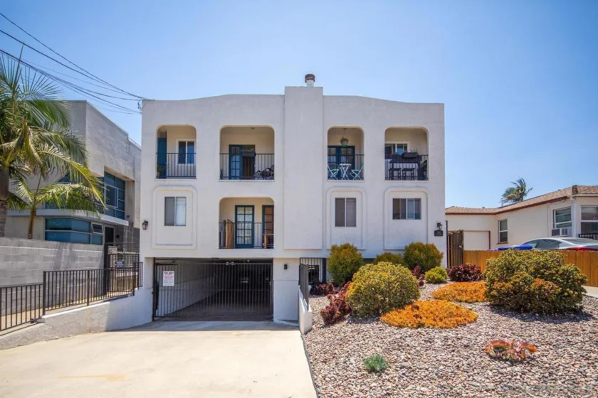 3111 Ingelow #C photo 1