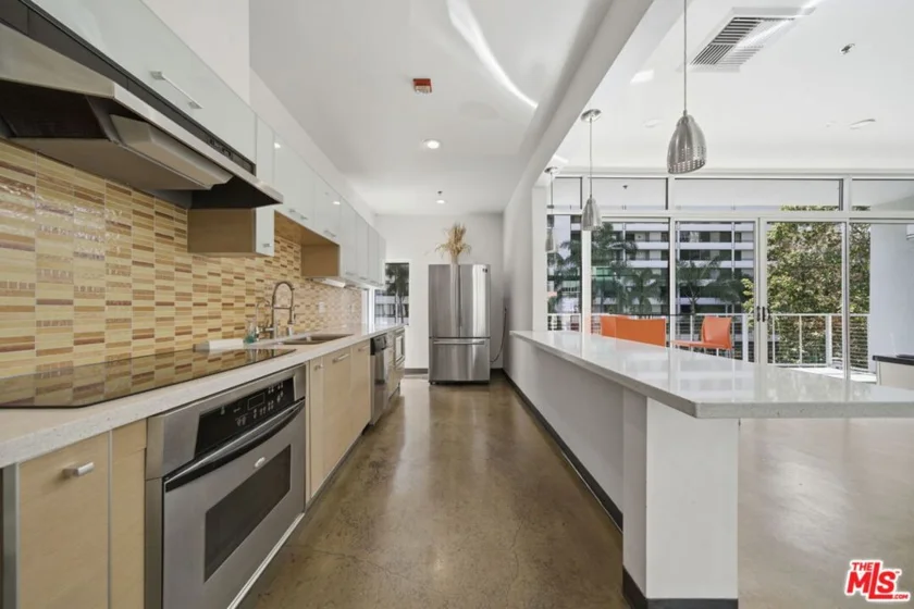 645 W 9th Street #406 photo 27