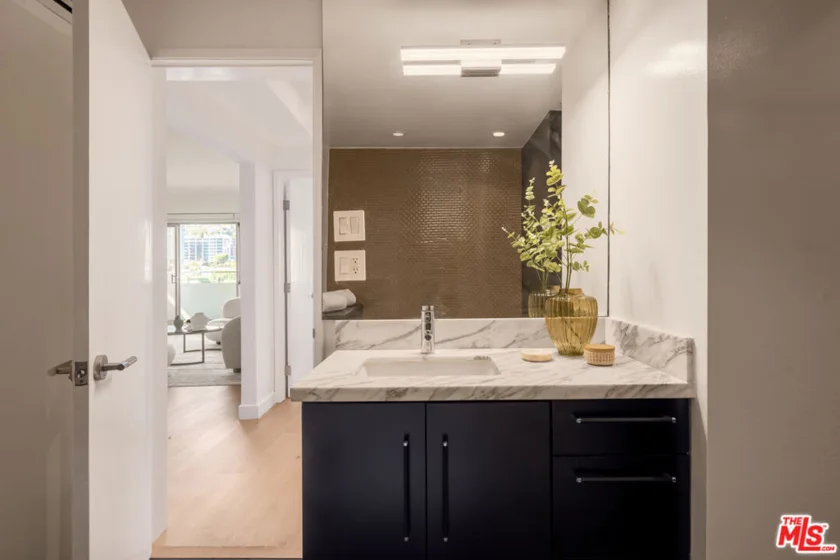 838 N Doheny Drive #1204 photo 18
