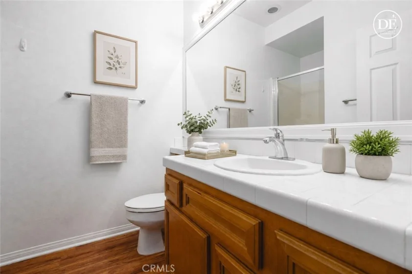 127 Jadestone photo 24