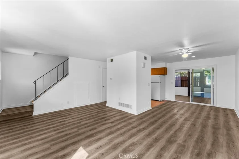 10203 Holburn photo 25
