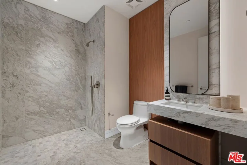 211 W Elm Court #28A photo 10