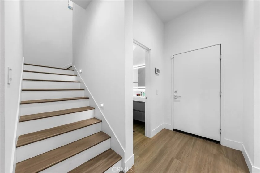551 W Maple Avenue photo 23