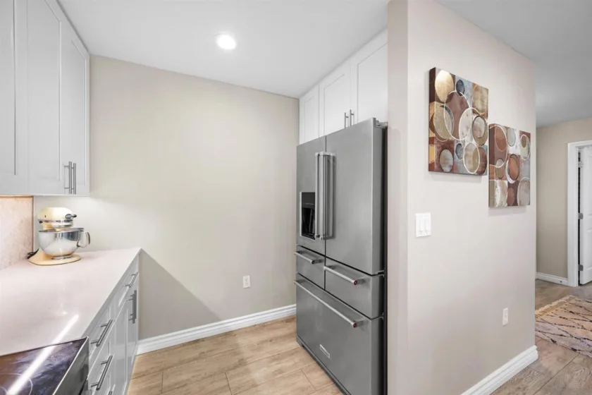 253 10th Avenue #908 photo 12