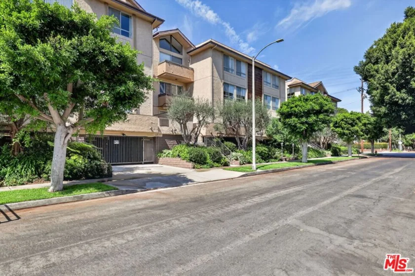 1509 Greenfield Avenue #207 photo 52