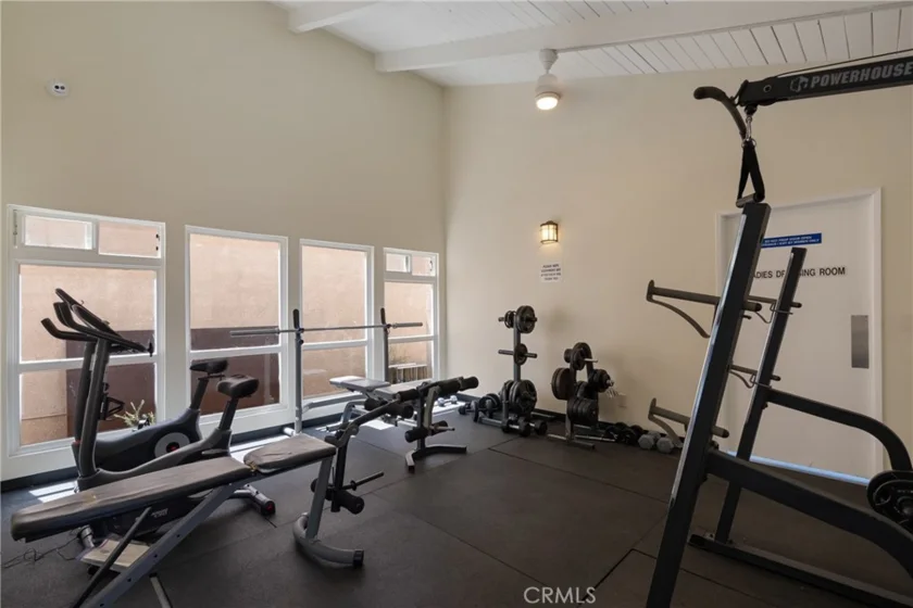2900 Madison photo 16