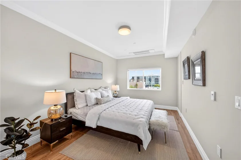 944 S Serrano Avenue #306 photo 27