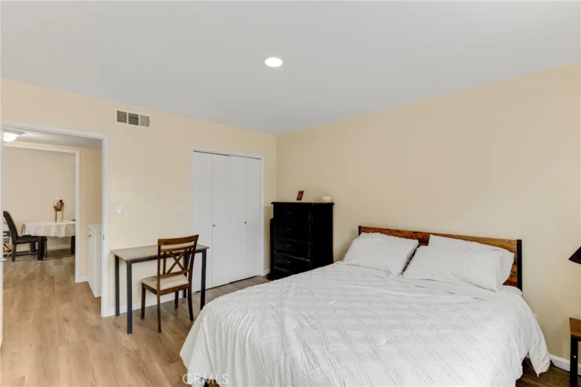 20214 Cohasset Street #16 photo 9