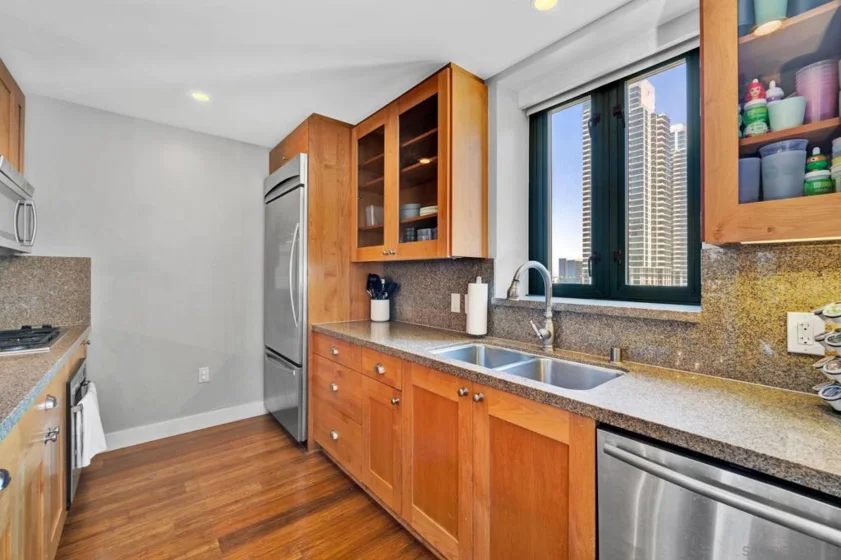 700 W E Street #518 photo 3