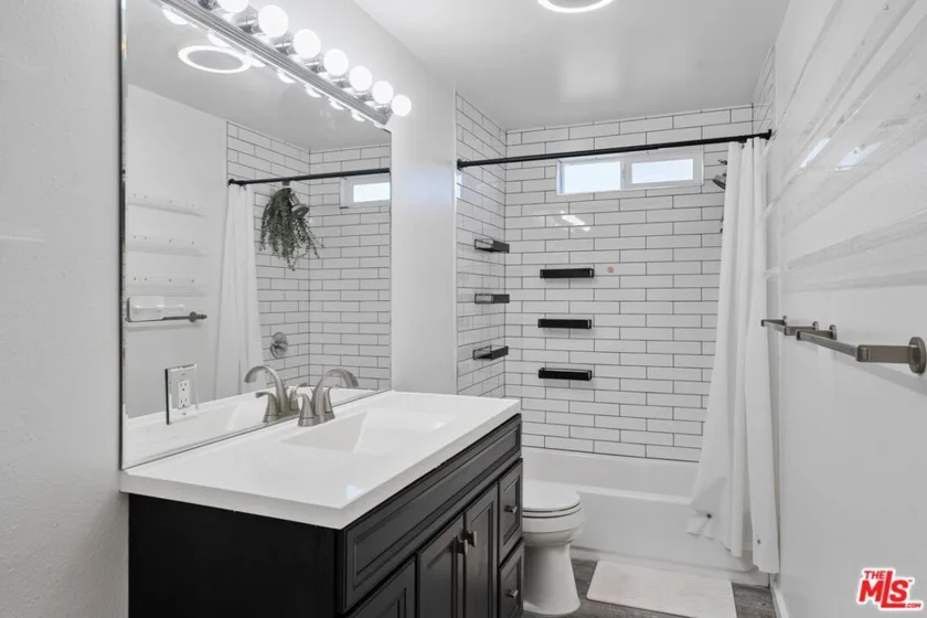 1230 Horn Avenue #200 photo 7