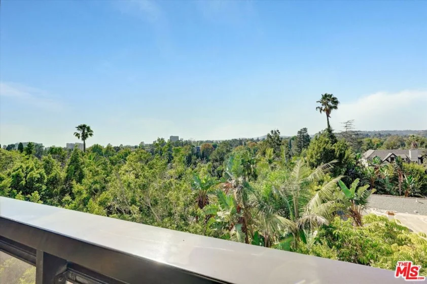 10445 Wilshire Boulevard #504 photo 19