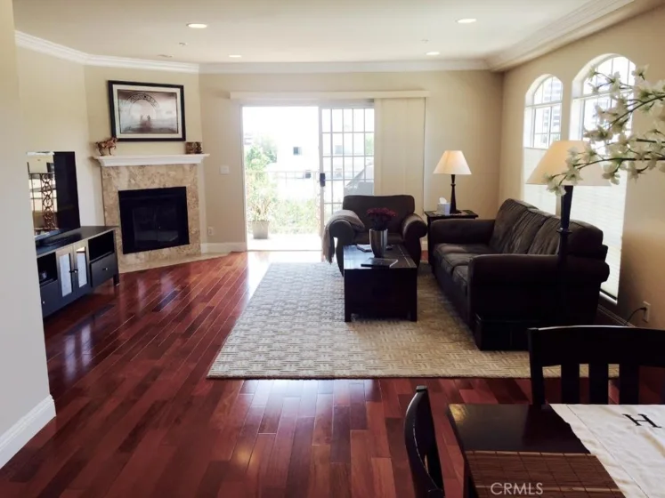 1842 Greenfield Avenue #401 photo 1