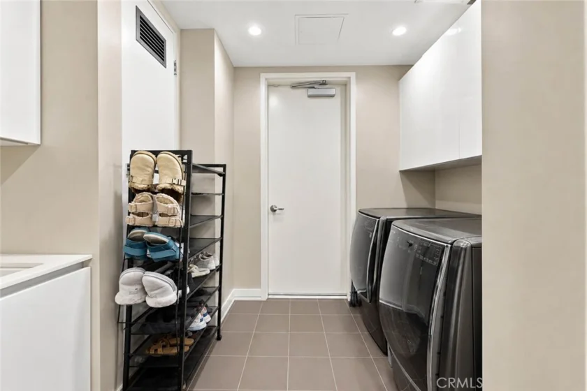 450 N Palm Drive #407 photo 45