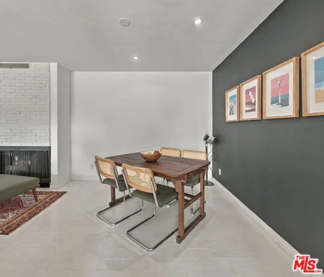 949 N Kings Road #309 photo 3